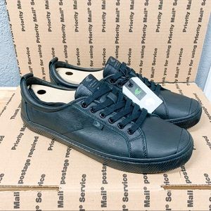New Rare Cariuma All Black Premium Leather OCA Low Sneakers, Black, Size 13